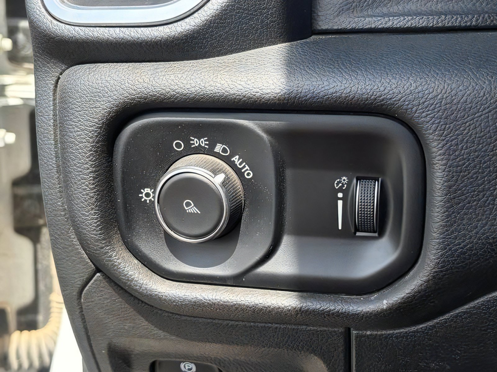 Used 2024 RAM 1500 Laramie AWD/4WD image 20