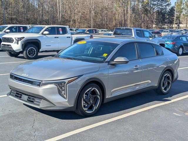 Used 2025 Kia K4 EX image 3