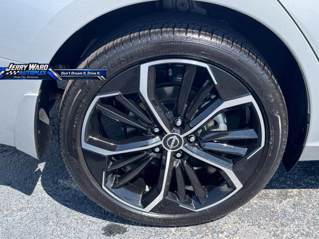 Used 2025 Nissan Altima 2.5 SR AWD/4WD image 6