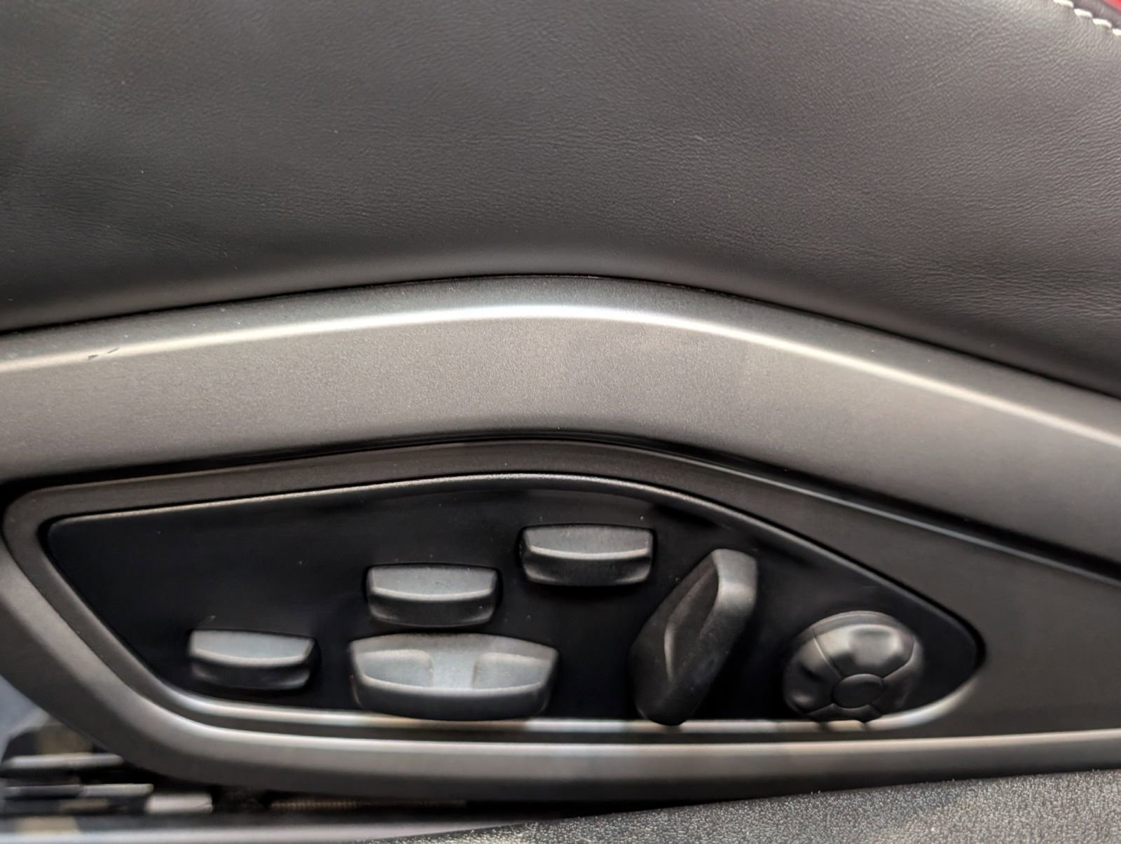 Certified 2022 Porsche 911 Targa 4S w/ Premium Package image 23