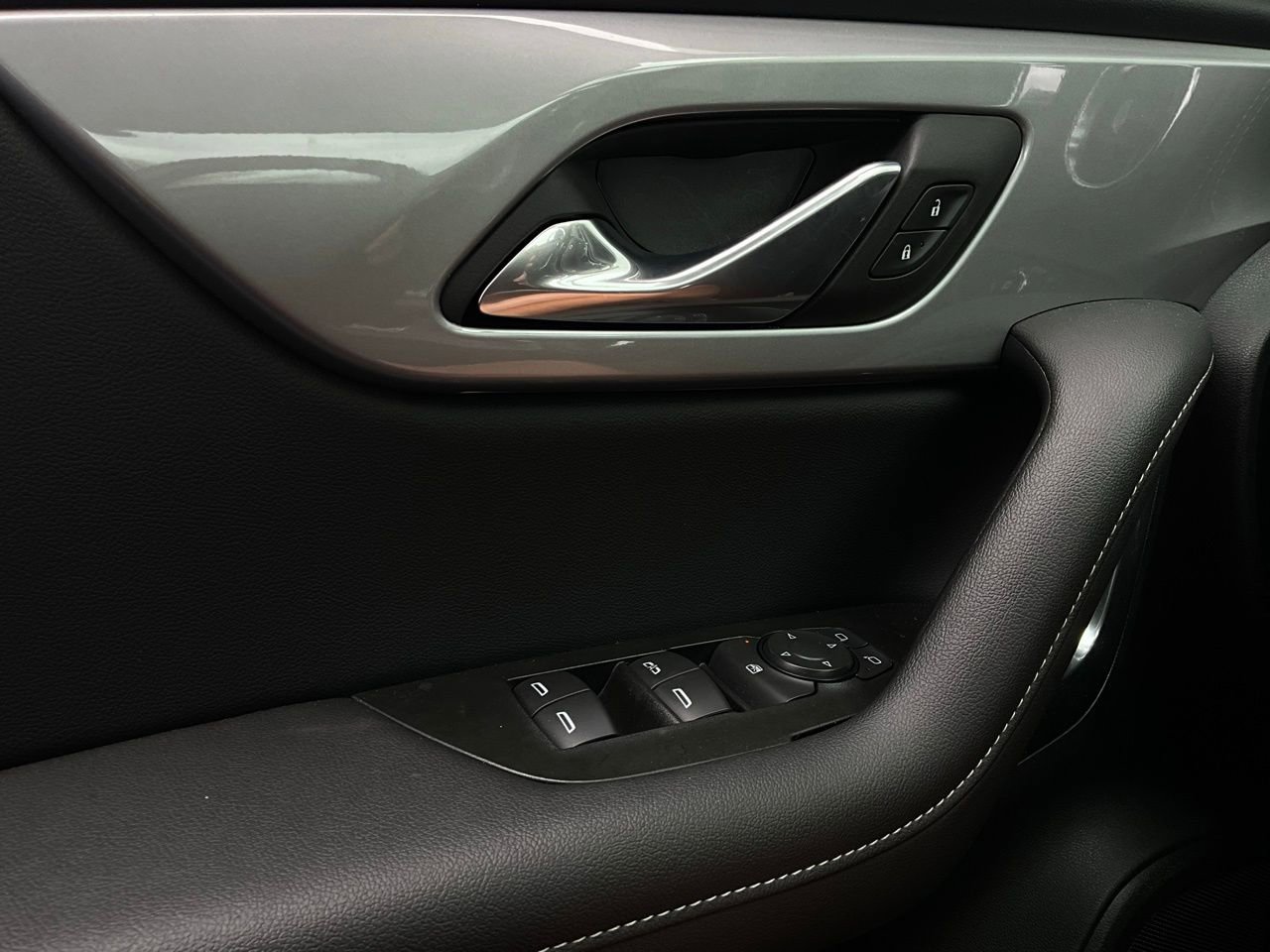 Used 2025 Chevrolet Blazer LT image 20