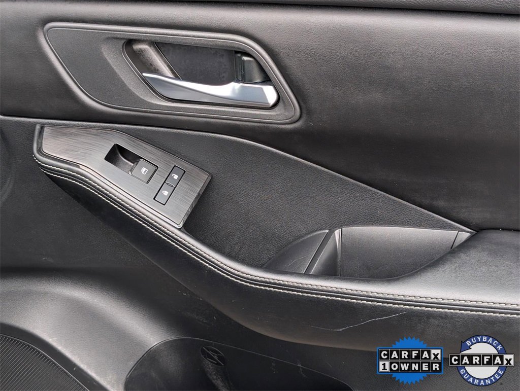 Used 2024 Nissan Rogue SV image 34