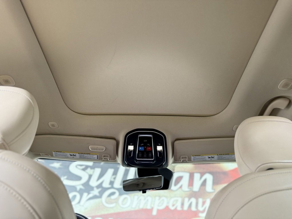 Used 2022 Jeep Grand Cherokee Limited w/ Luxury Tech Group II image 23