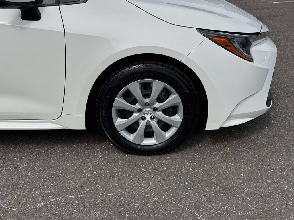 Used 2026 Toyota Corolla LE FWD image 9