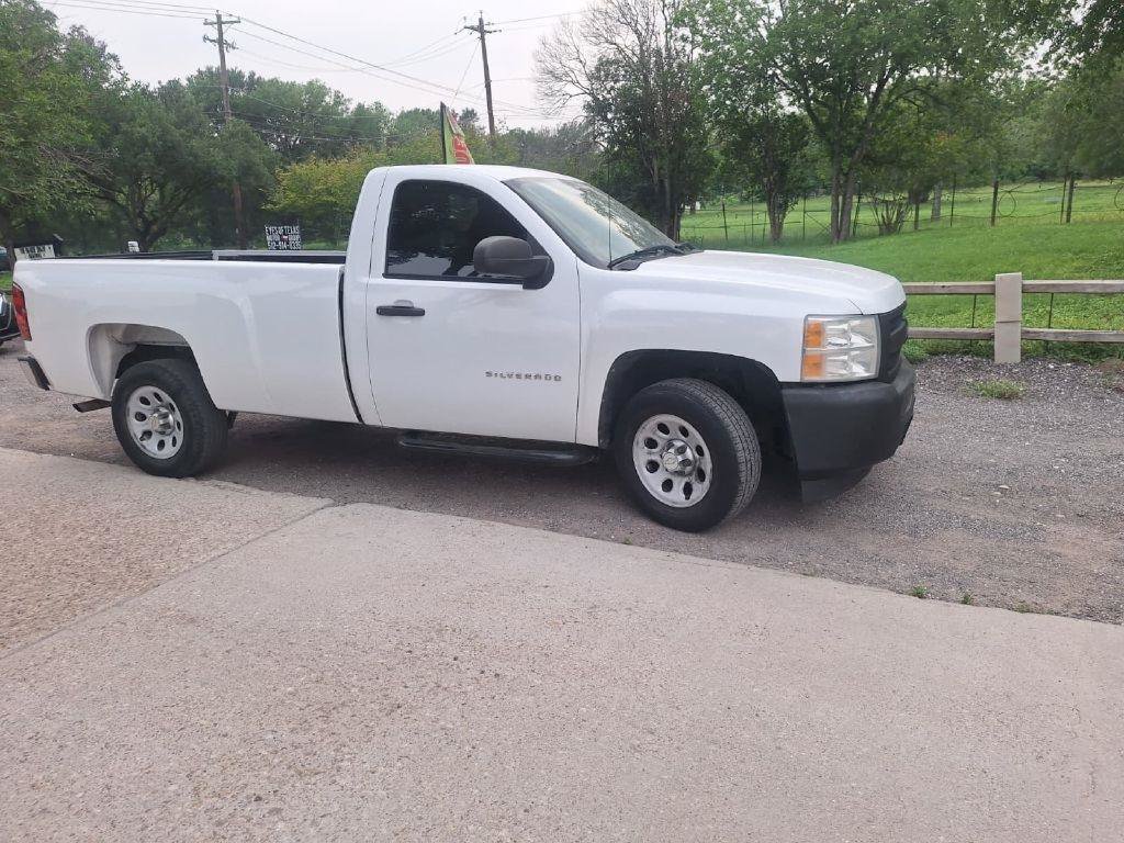 Used 2010 Chevrolet Silverado 1500 W/T RWD image 3