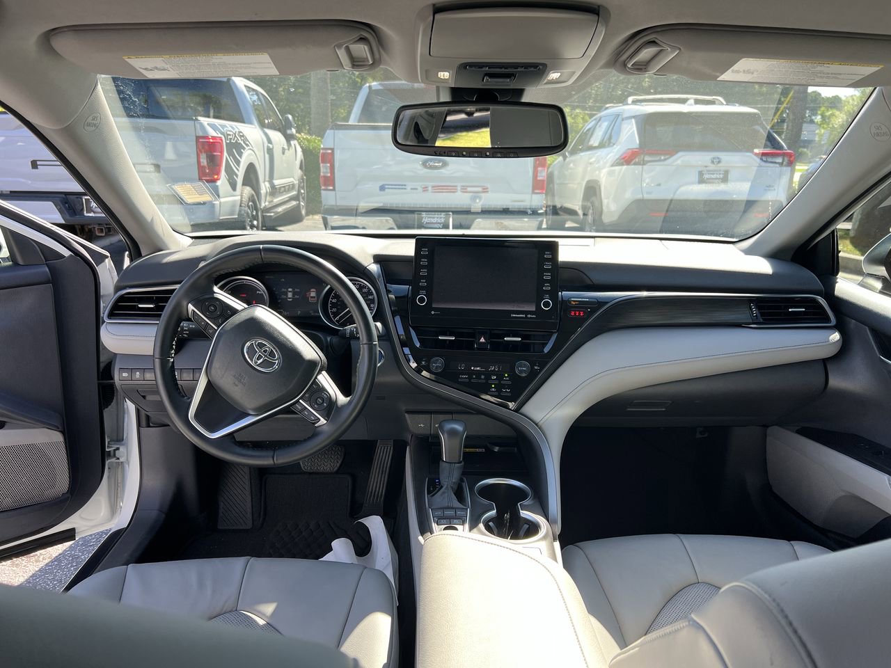 Used 2024 Toyota Camry XLE FWD image 31