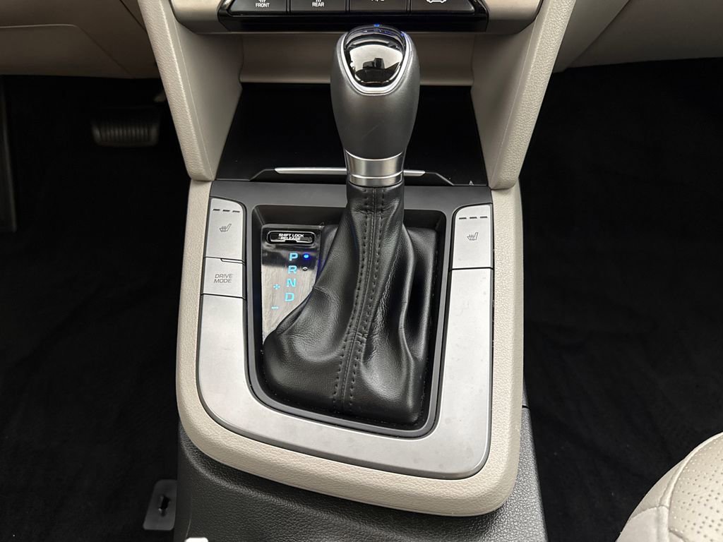 Used 2017 Hyundai Elantra Limited w/ Limited Ultimate Package 05 FWD image 19