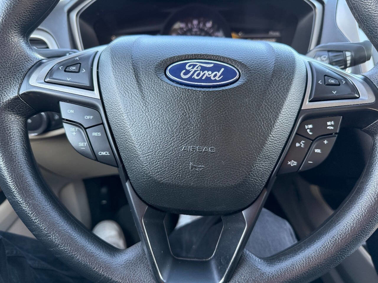 Used 2018 Ford Fusion SE FWD image 20