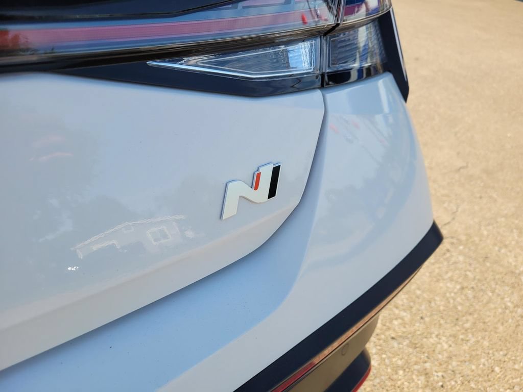 Used 2025 Hyundai Elantra N FWD image 12