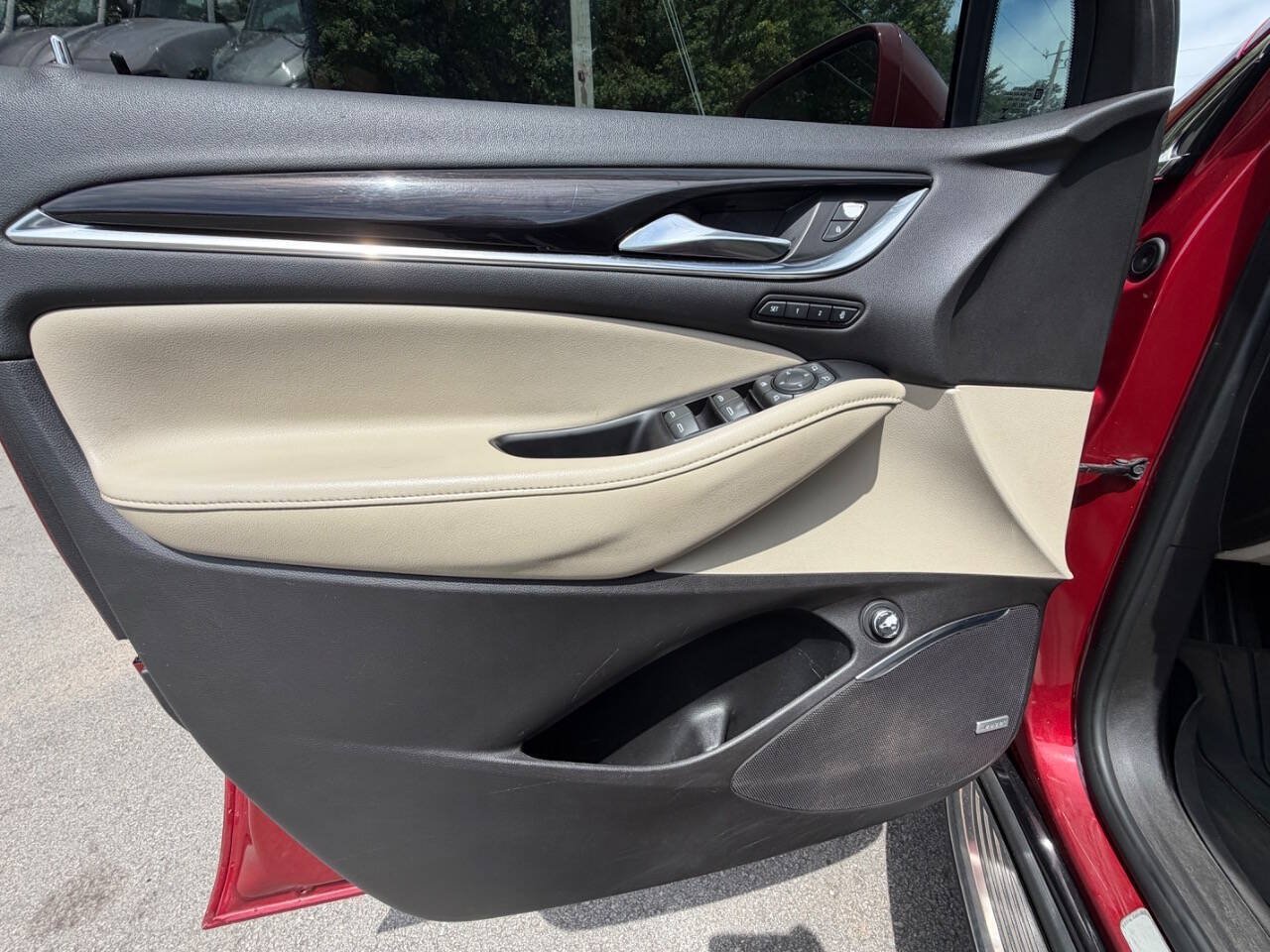 Used 2019 Buick Enclave Premium w/ Experience Buick Package FWD image 26