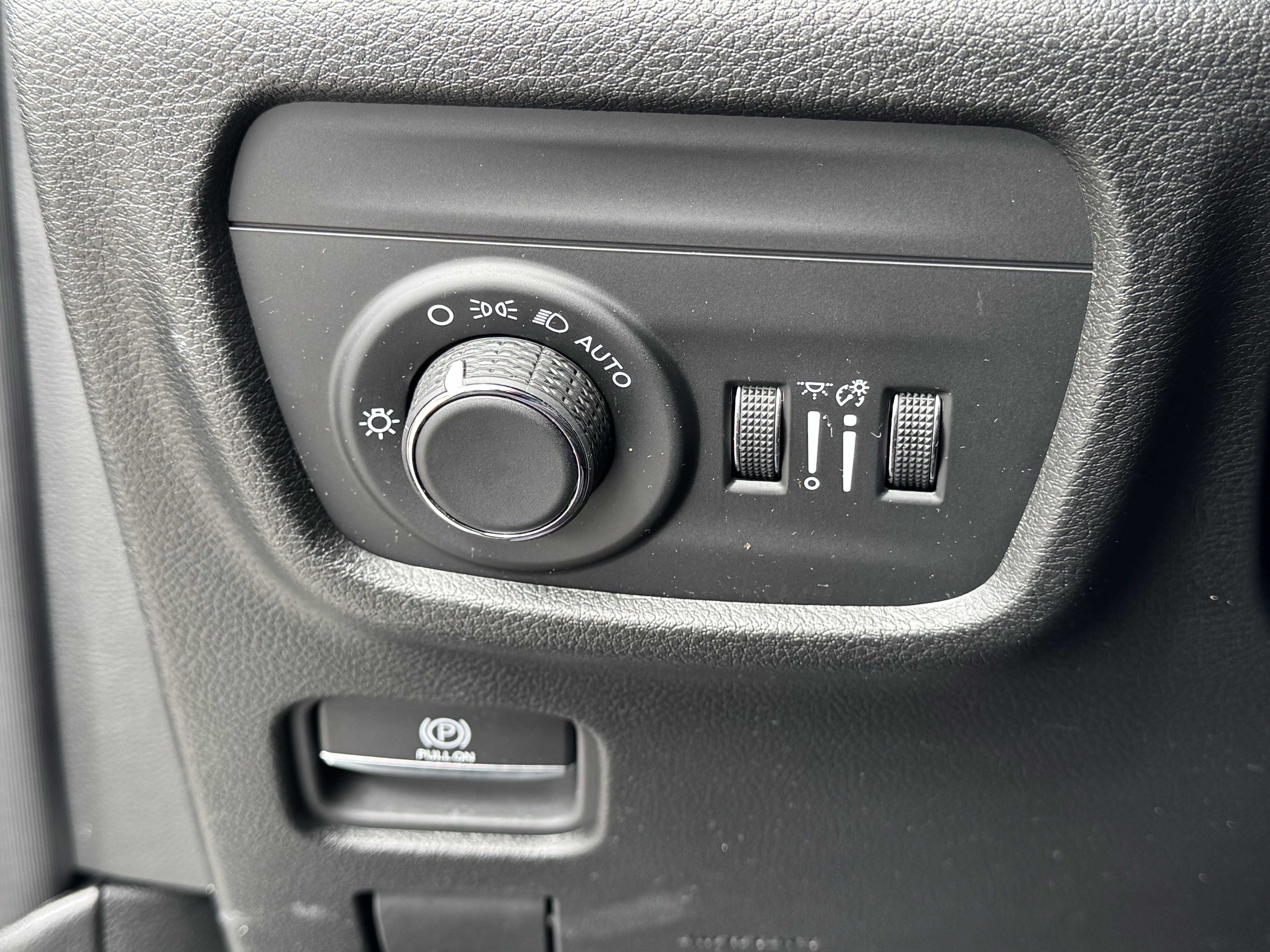 Used 2024 Jeep Grand Cherokee Laredo w/ MOPAR Finishing Package image 28