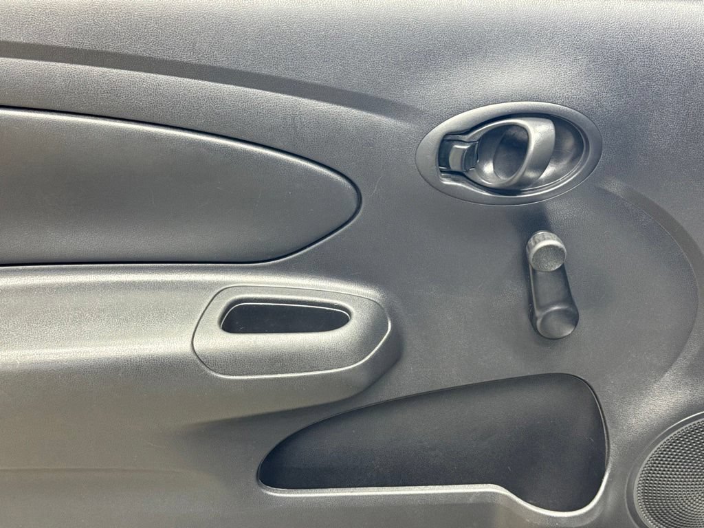 Used 2015 Nissan Versa S FWD image 9