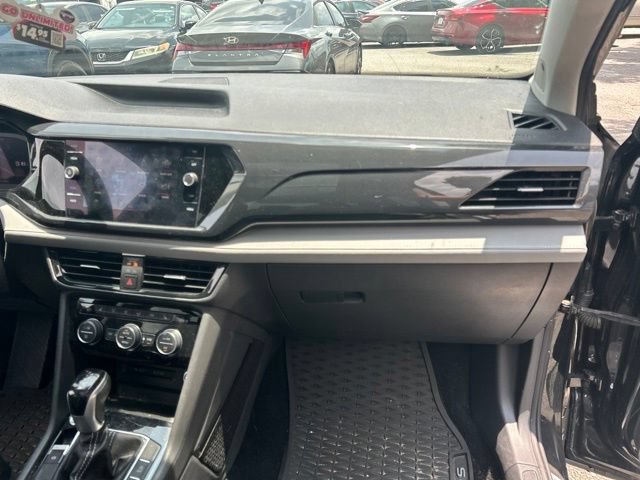 Used 2022 Volkswagen Taos SEL FWD image 13