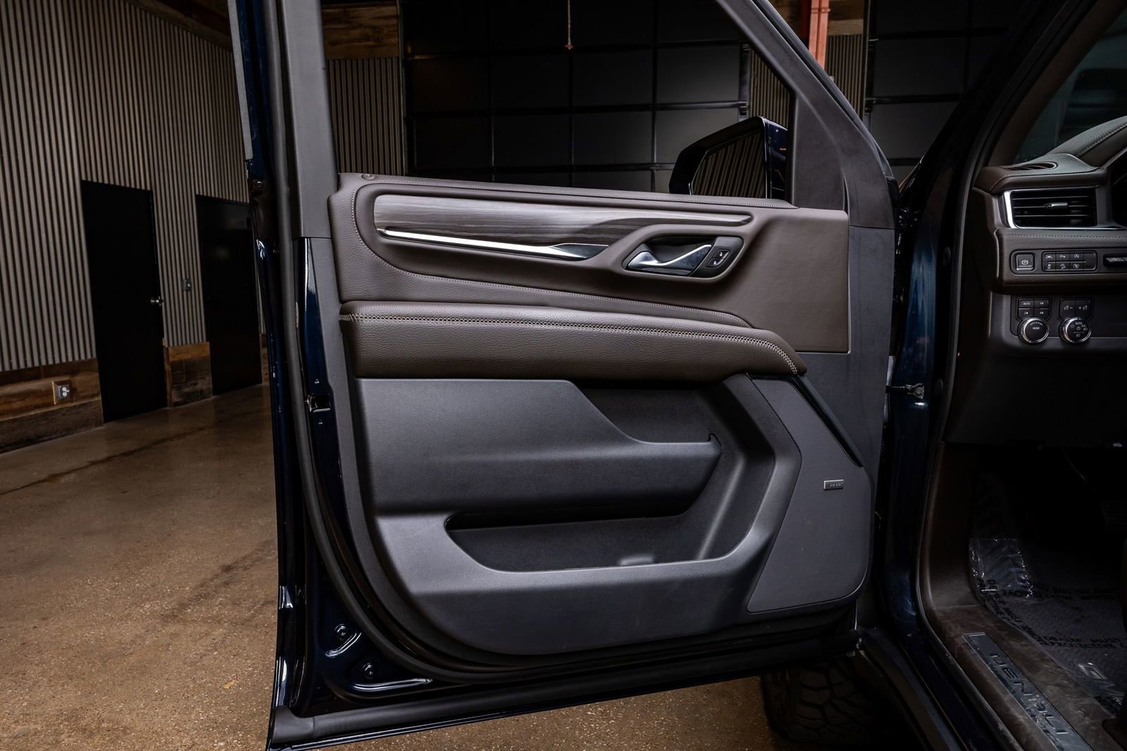 Used 2023 GMC Yukon Denali image 37