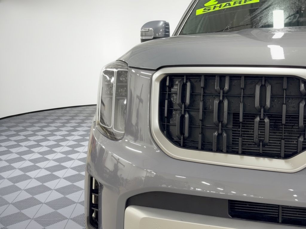 Used 2024 Kia Telluride EX w/ EX Captain's Chair Package FWD image 12
