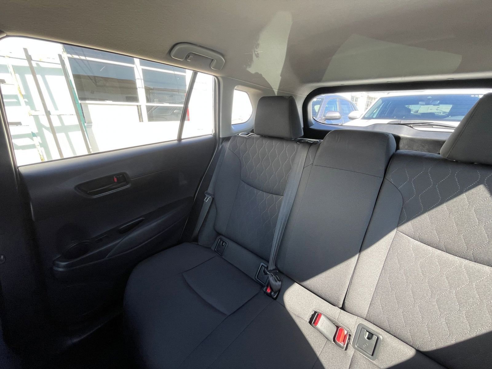 Used 2025 Toyota Corolla Cross LE image 39