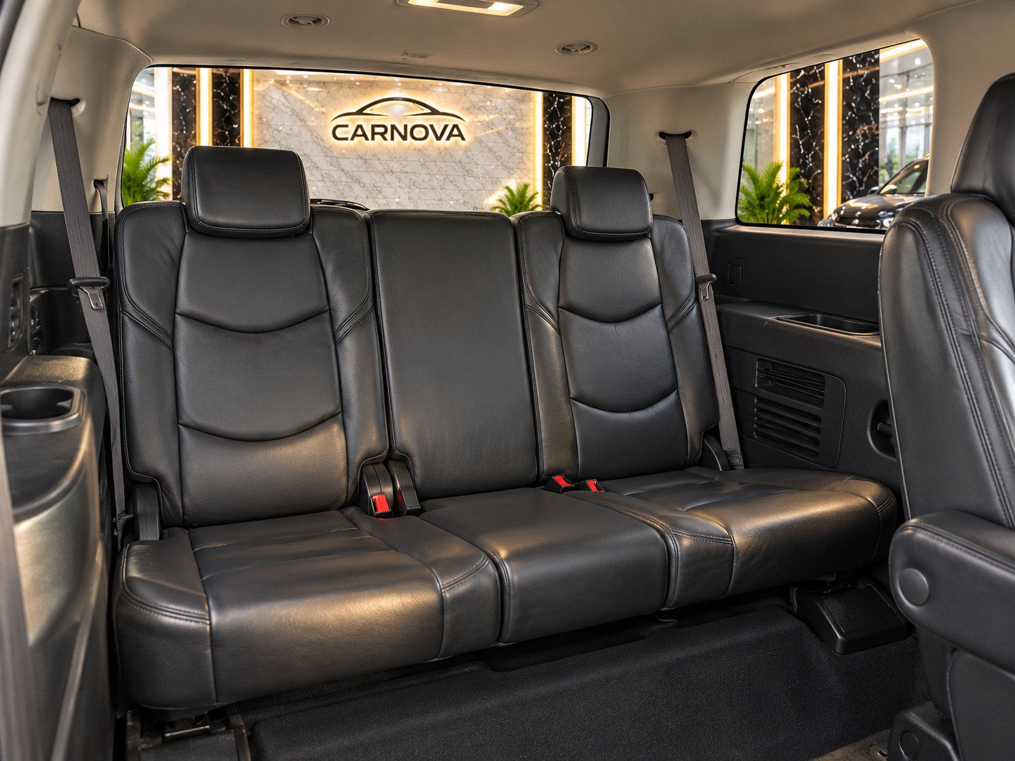 Used 2018 Cadillac Escalade Luxury w/ LPO, Radiant Package RWD image 15
