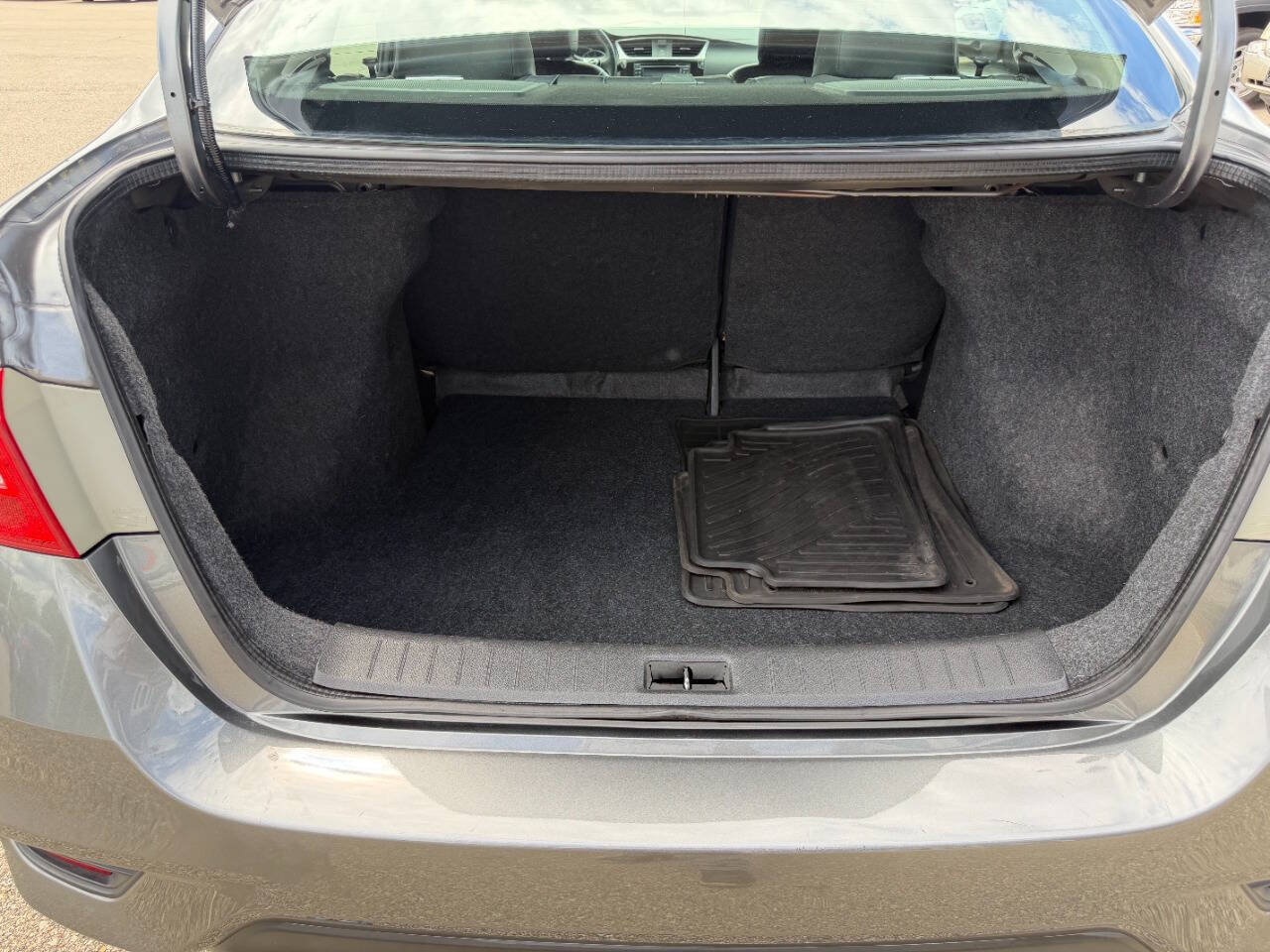 Used 2016 Nissan Sentra SR w/ SR Premium Package FWD image 12