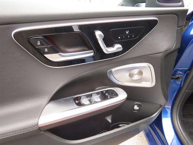 Used 2025 Mercedes-Benz C 300 4MATIC Sedan image 9