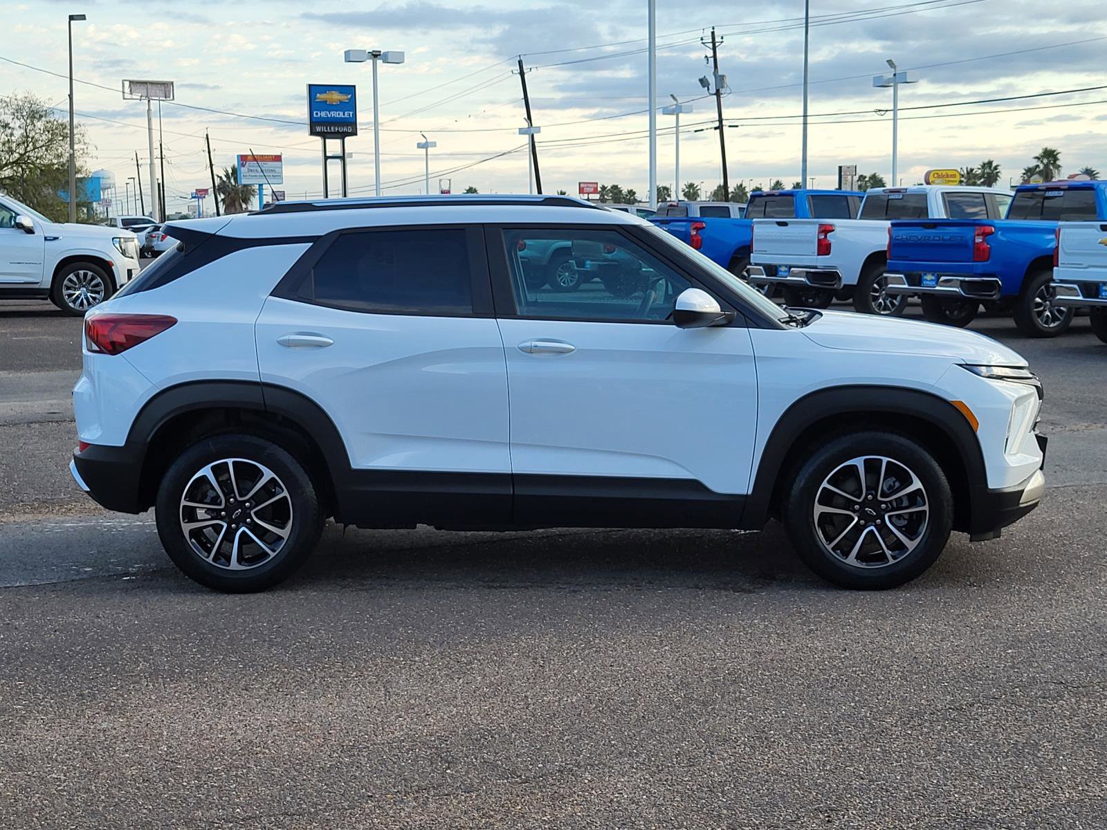 New 2026 Chevrolet TrailBlazer LT w/ LPO, Blackout Package image 6