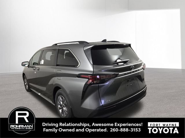 New 2026 Toyota Sienna XLE FWD image 9