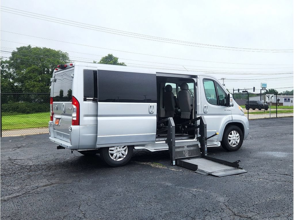 Used 2017 RAM ProMaster 1500 w/ Premium Appearance Group FWD image 3