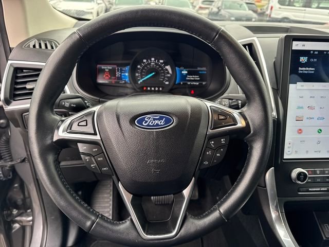 Used 2024 Ford Edge Titanium image 17