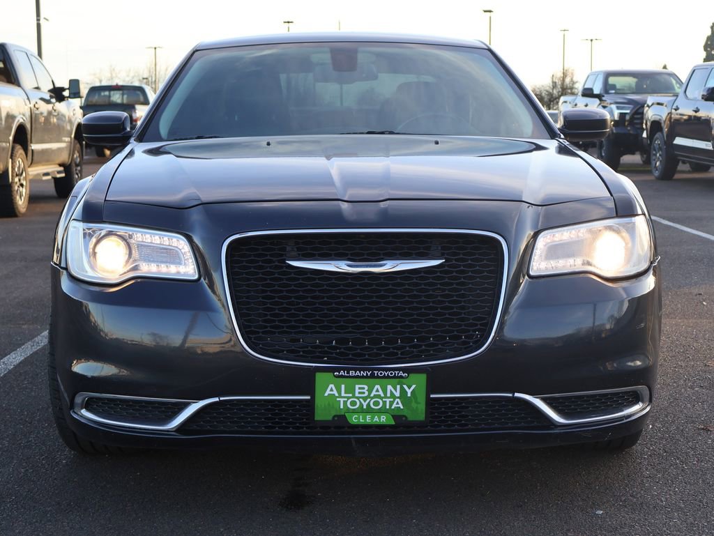 Used 2016 Chrysler 300 Limited image 10