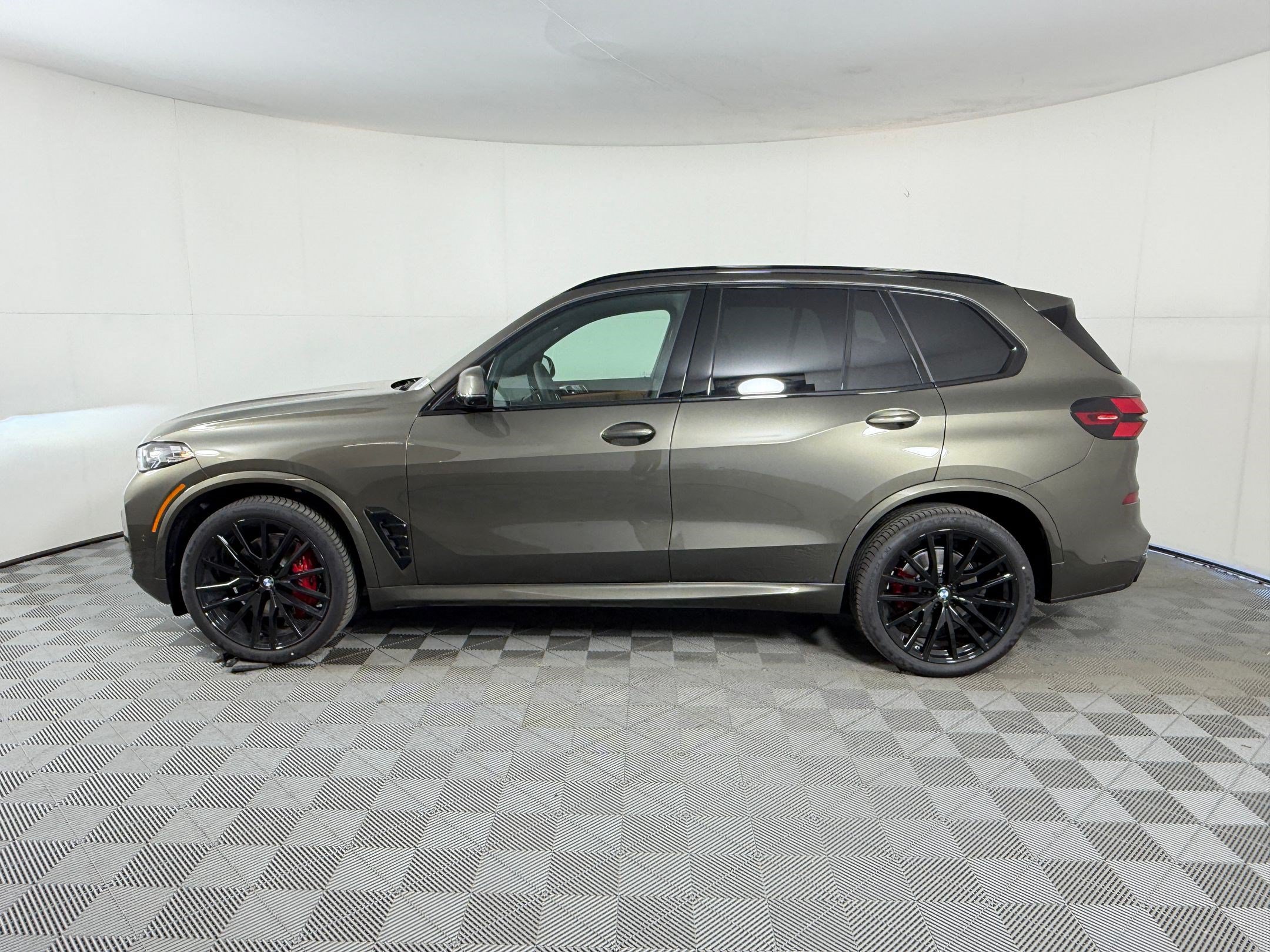 New 2026 BMW X5 sDrive40i RWD image 2