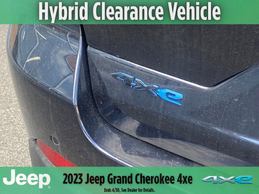 New 2023 Jeep Grand Cherokee Trailhawk w/ Advanced Protech Group II image 10