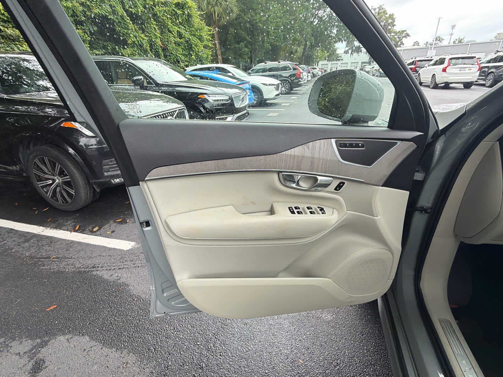 Certified 2025 Volvo XC90 B5 Plus w/ Protection Package Premier AWD/4WD image 62