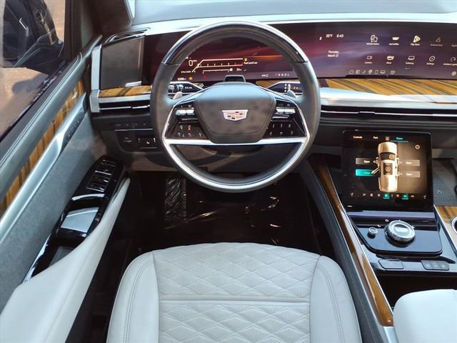 Used 2025 Cadillac Escalade Sport Platinum w/ LPO, ONYX Package image 17