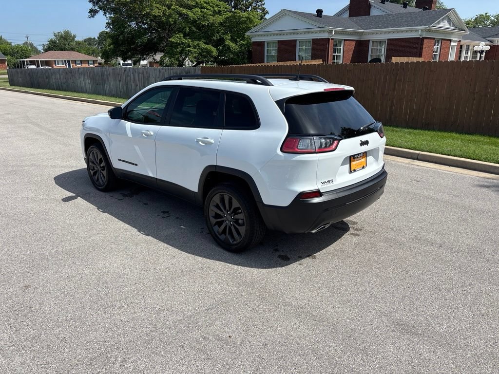 Used 2021 Jeep Cherokee Latitude Lux 80th Anniv w/ Quick Order Package 2YU 80th FWD image 3