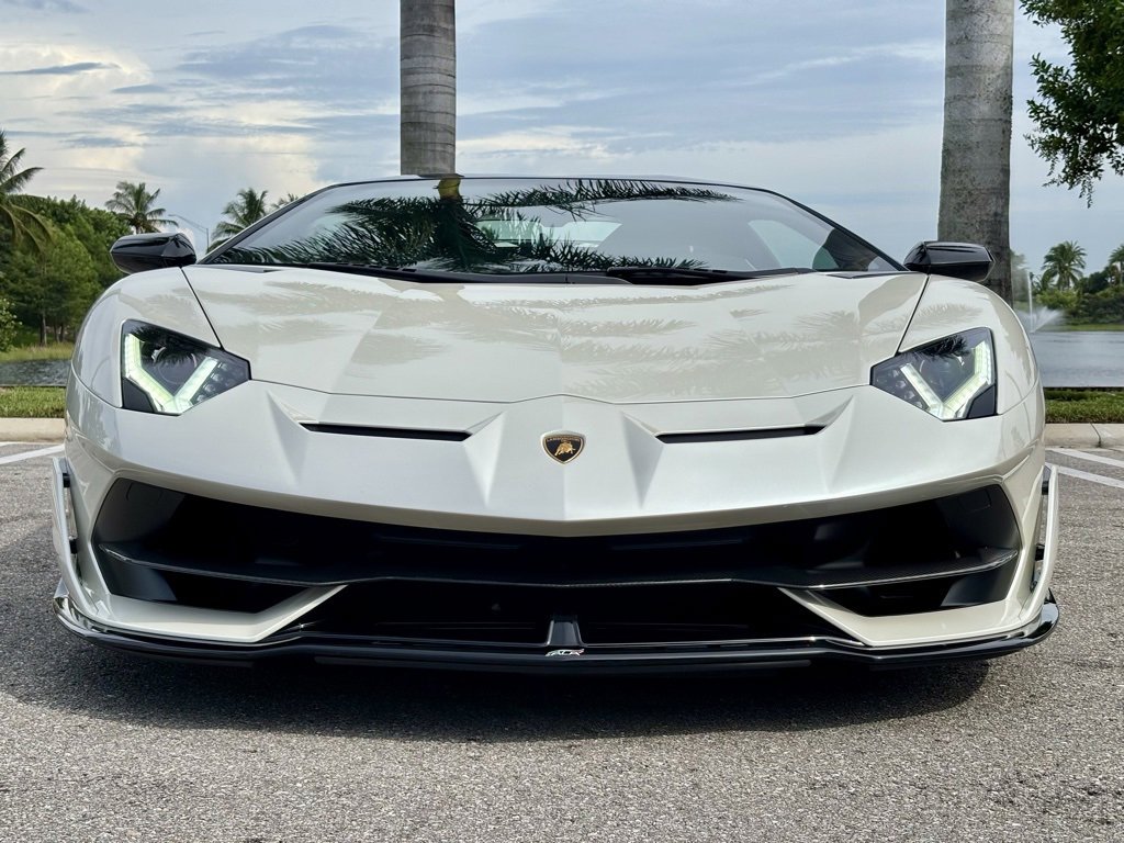 Used 2020 Lamborghini Aventador SVJ image 5