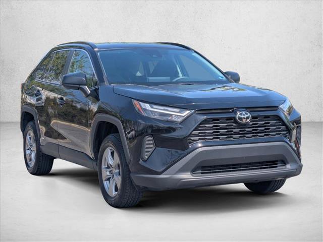 Used 2025 Toyota RAV4 LE AWD/4WD image 3