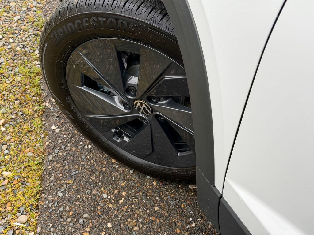 New 2026 Volkswagen Taos S image 10