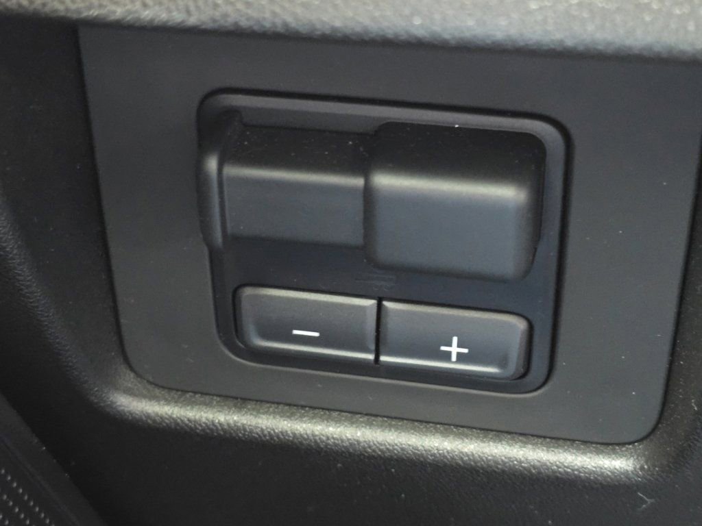 Used 2025 Chevrolet Colorado W/T w/ Advanced Trailering Package image 29