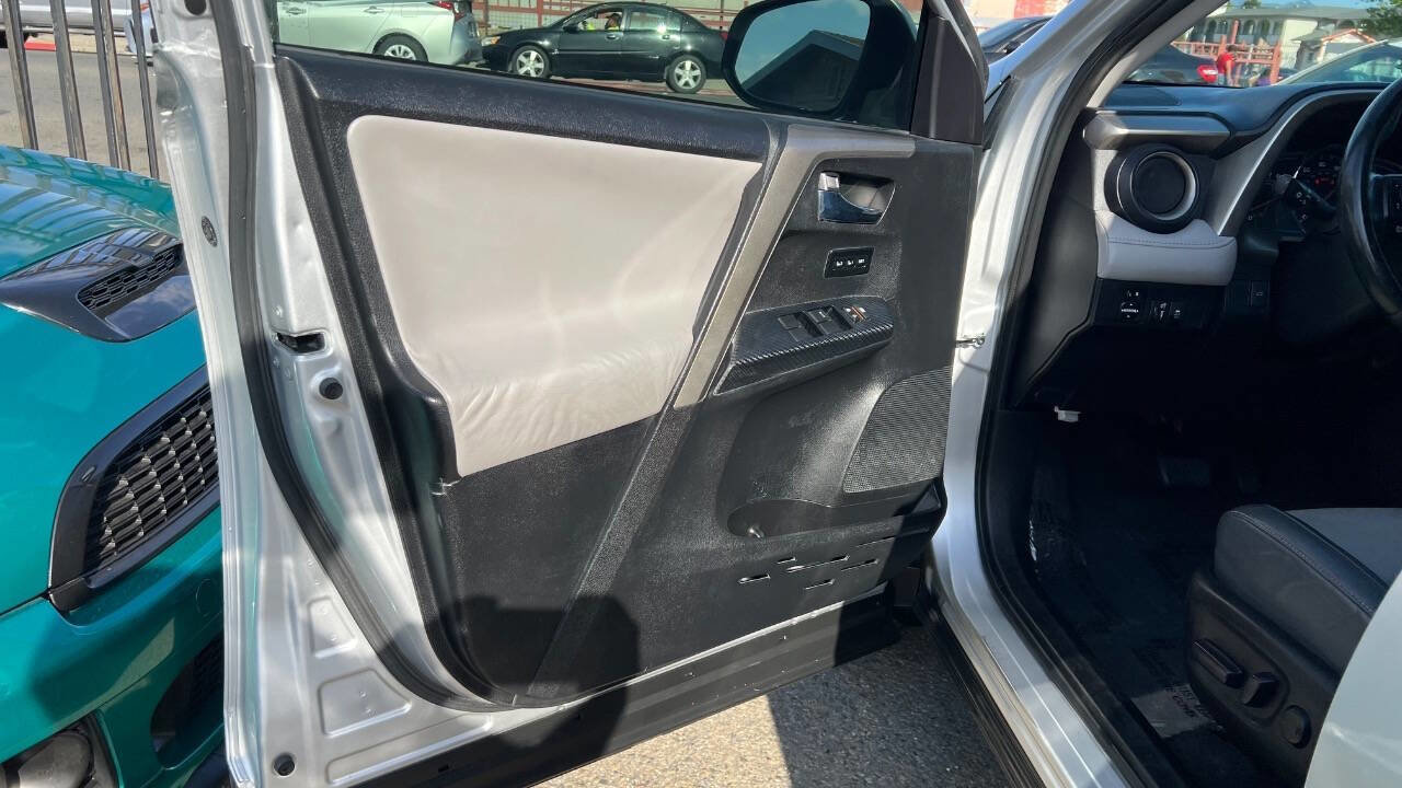 Used 2015 Toyota RAV4 Limited FWD image 33