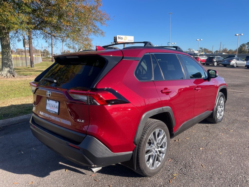 Used 2023 Toyota RAV4 XLE Premium image 24