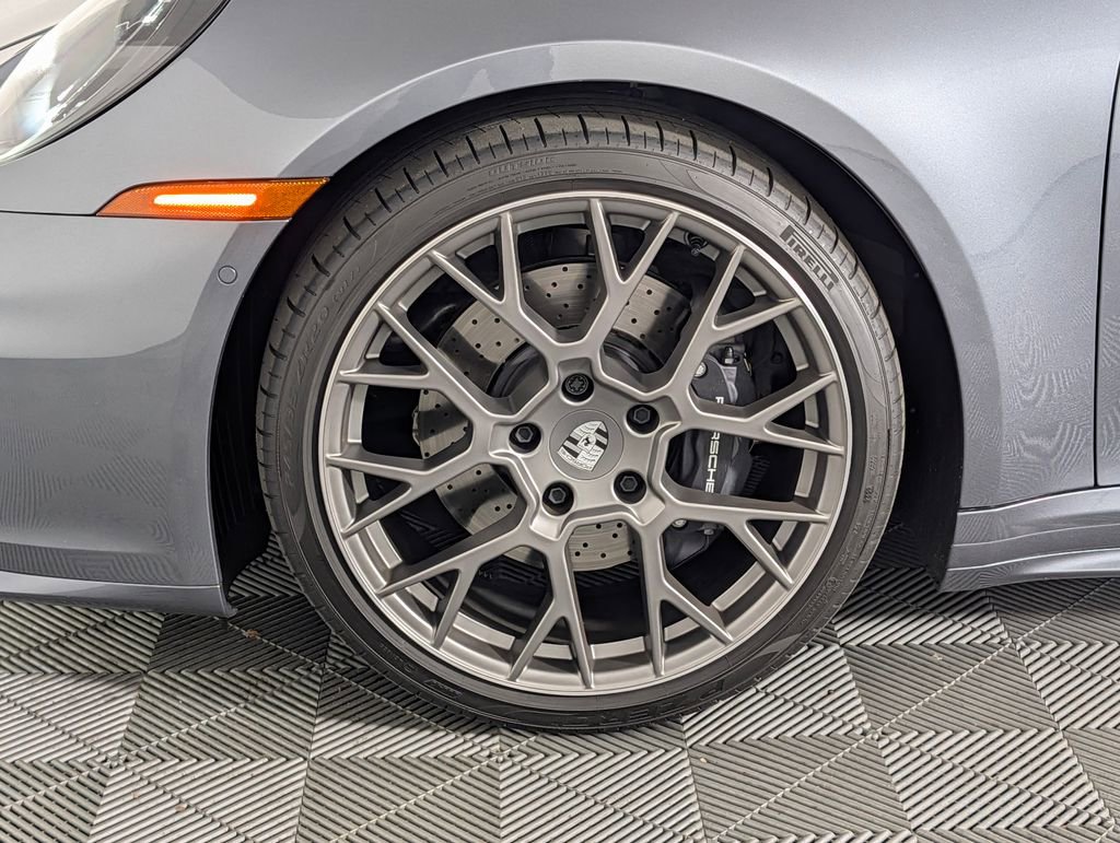 Certified 2025 Porsche 911 Carrera RWD image 11