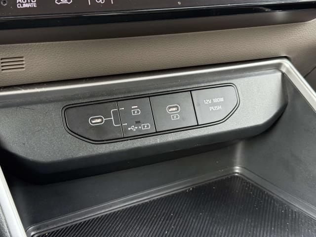 Used 2026 Kia Carnival FWD image 30