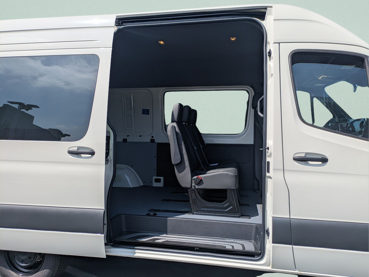 New 2025 Mercedes-Benz Sprinter 2500 image 6