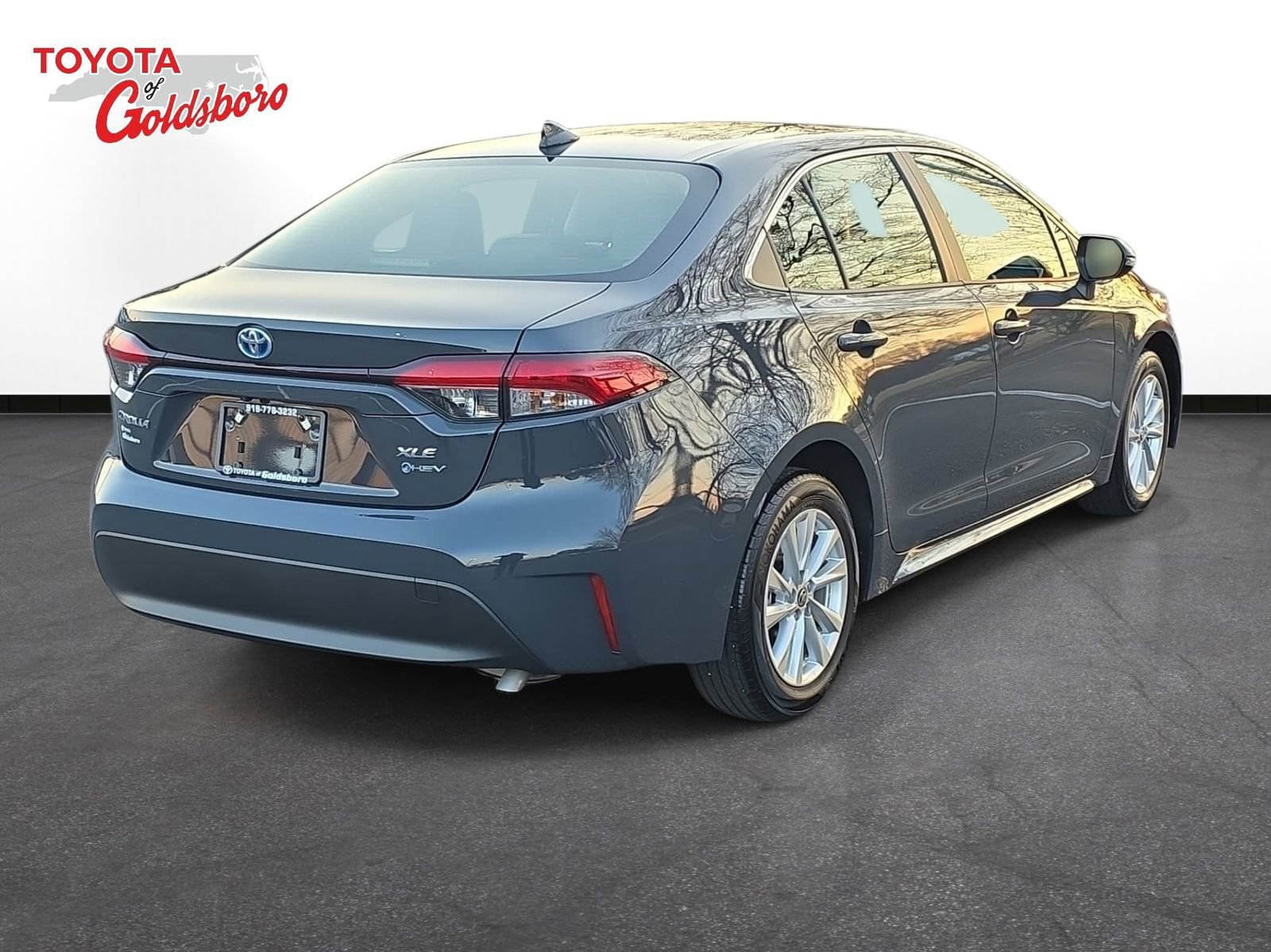 Used 2025 Toyota Corolla XLE image 5