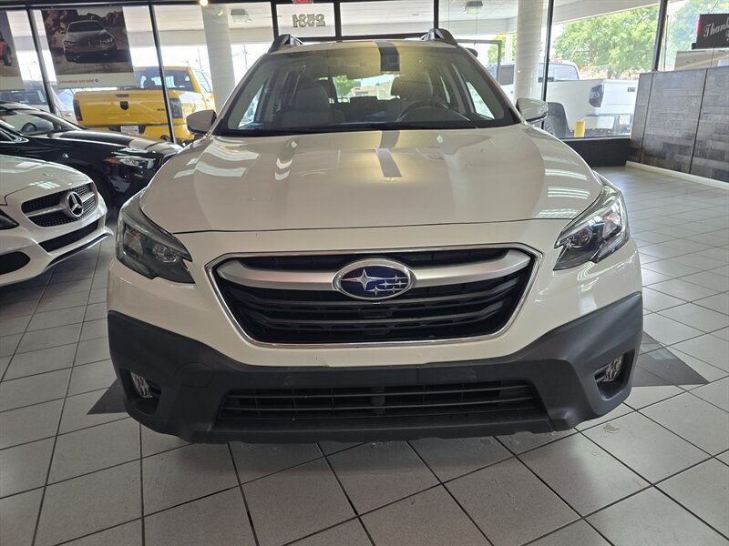 Used 2022 Subaru Outback Premium AWD/4WD image 3