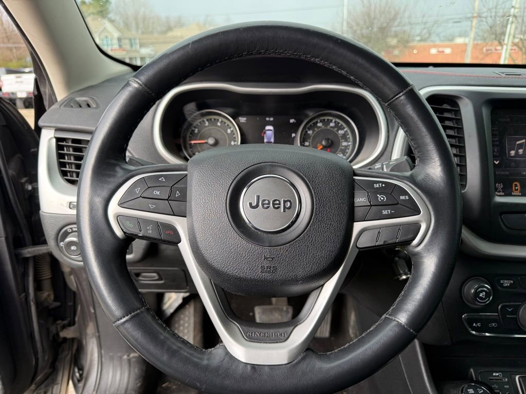 Used 2015 Jeep Cherokee Trailhawk w/ Cold Weather Group image 14