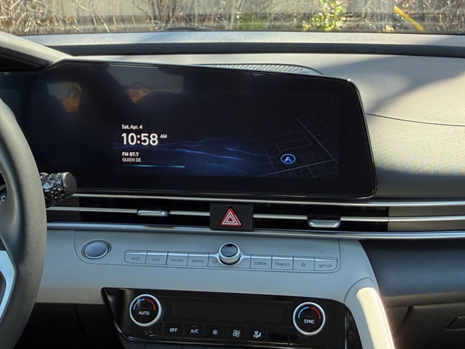 Used 2025 Hyundai Elantra Limited image 20