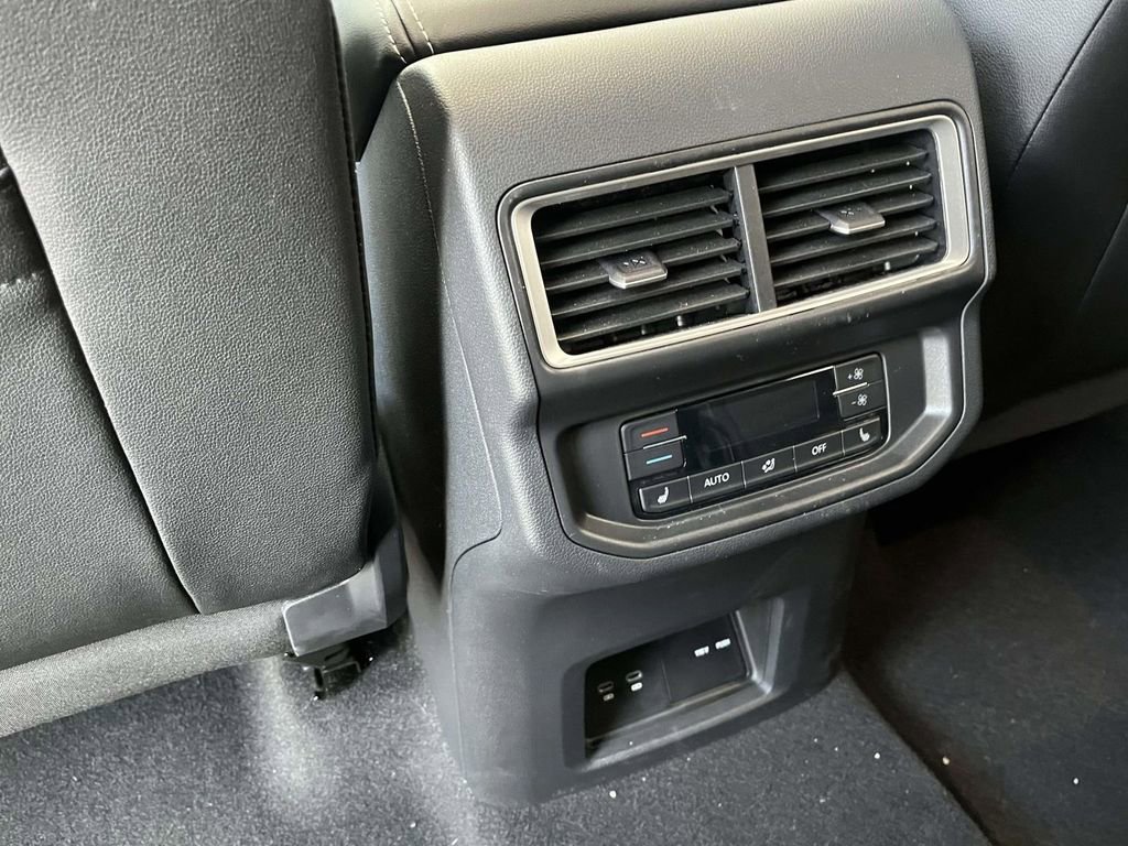 New 2025 Volkswagen Atlas SEL AWD/4WD image 11