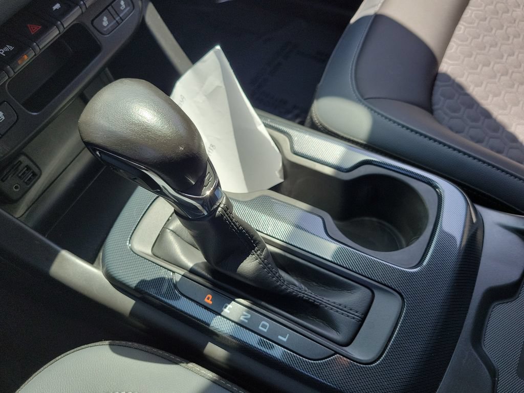 Used 2022 Chevrolet Colorado Z71 w/ Safety Package RWD image 32