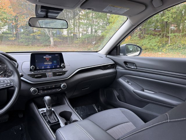 Used 2025 Nissan Altima 2.5 S FWD image 31
