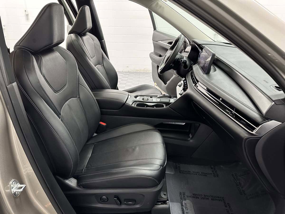 Used 2024 INFINITI QX60 Luxe image 16